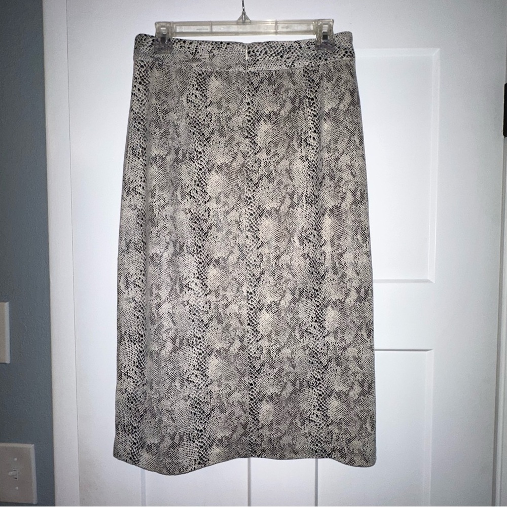 Women's pencil skirt with snakeskin pattern by Fate - Size M